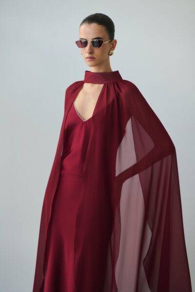 TURTLENECK CAPE | CHERRY RED
